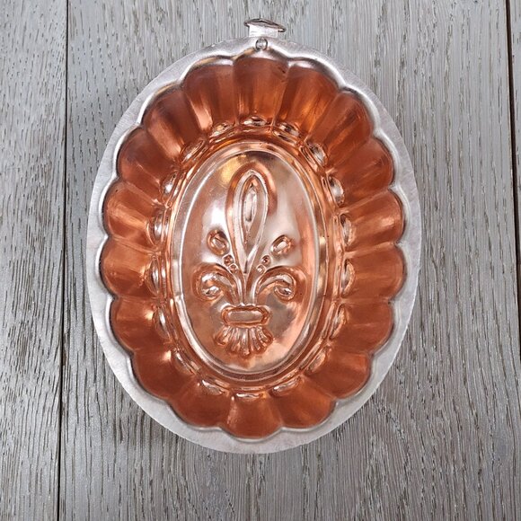 Vintage Wall Decor - Aluminum Dessert Pudding/Gelatin Molds (x2) - Picture 6 of 7